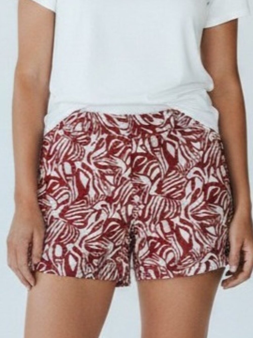 LOFT Women’s Mid Rise Chino Shorts Red White Print Cotton Size 10
